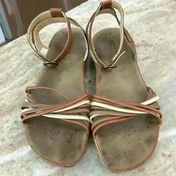 KEEN Tan/Brown Adjustable Stap Outdoor/Comfort Emerald City Sandal II. Size 9 - Picture 2 of 12